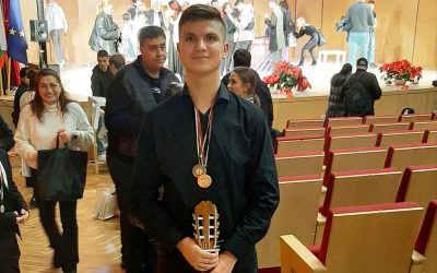 Георги Бузов – Grand Prize и Първо място на Международен фестивал на китарата – Плевен
